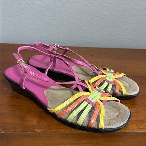 Women’s easy street strapy sandals size 8W